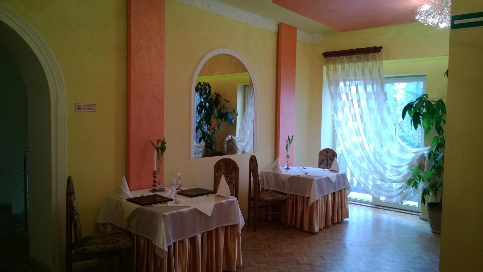 Yuca Otel Łódź Dış mekan fotoğraf