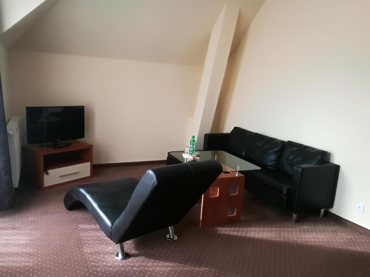 Yuca Otel Łódź Dış mekan fotoğraf