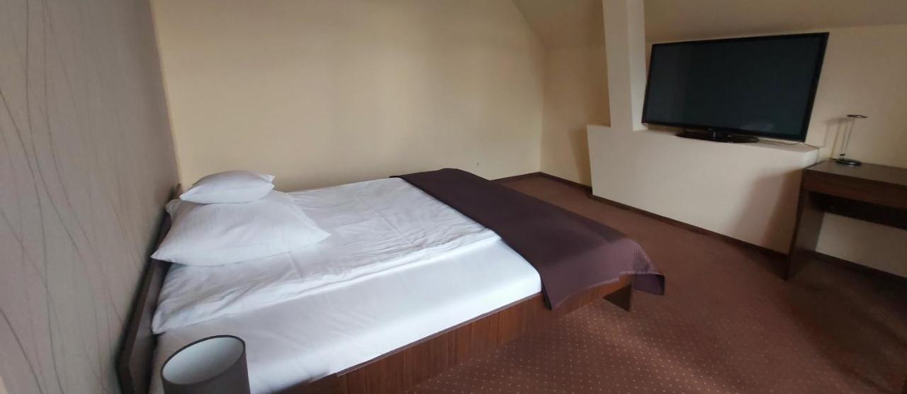 Yuca Otel Łódź Dış mekan fotoğraf